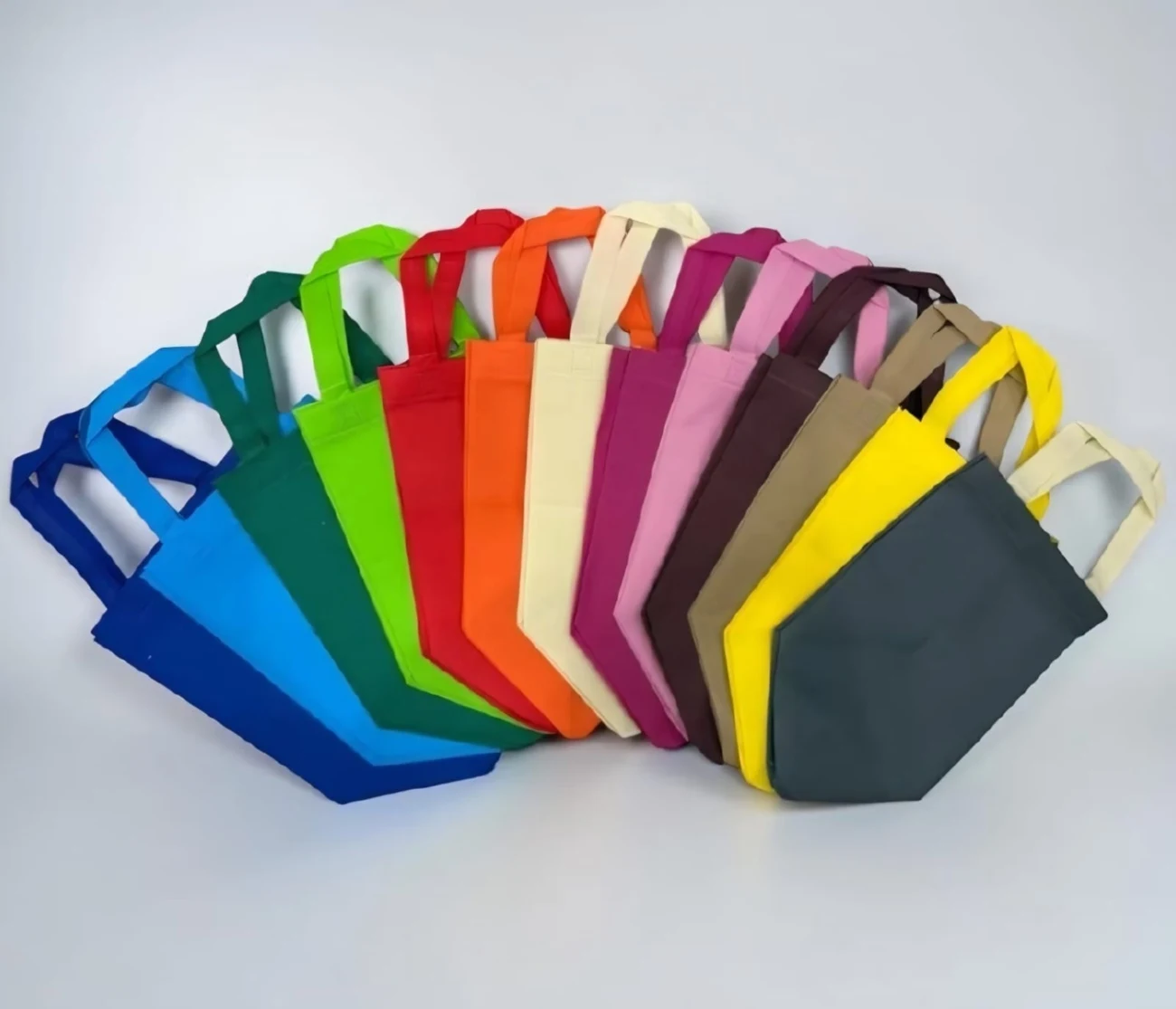 Pilihan warna tas jinjing untuk berbagai kebutuhan.
